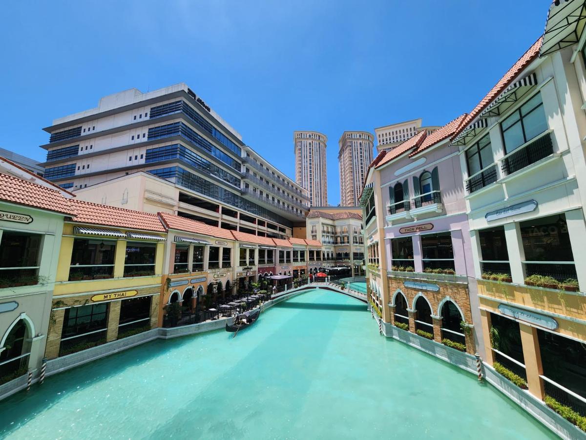 Spacious Cozy Suite At The Venice Mall With Free Parking And Washing Machine (Adults Only) Taguig Exteriér fotografie