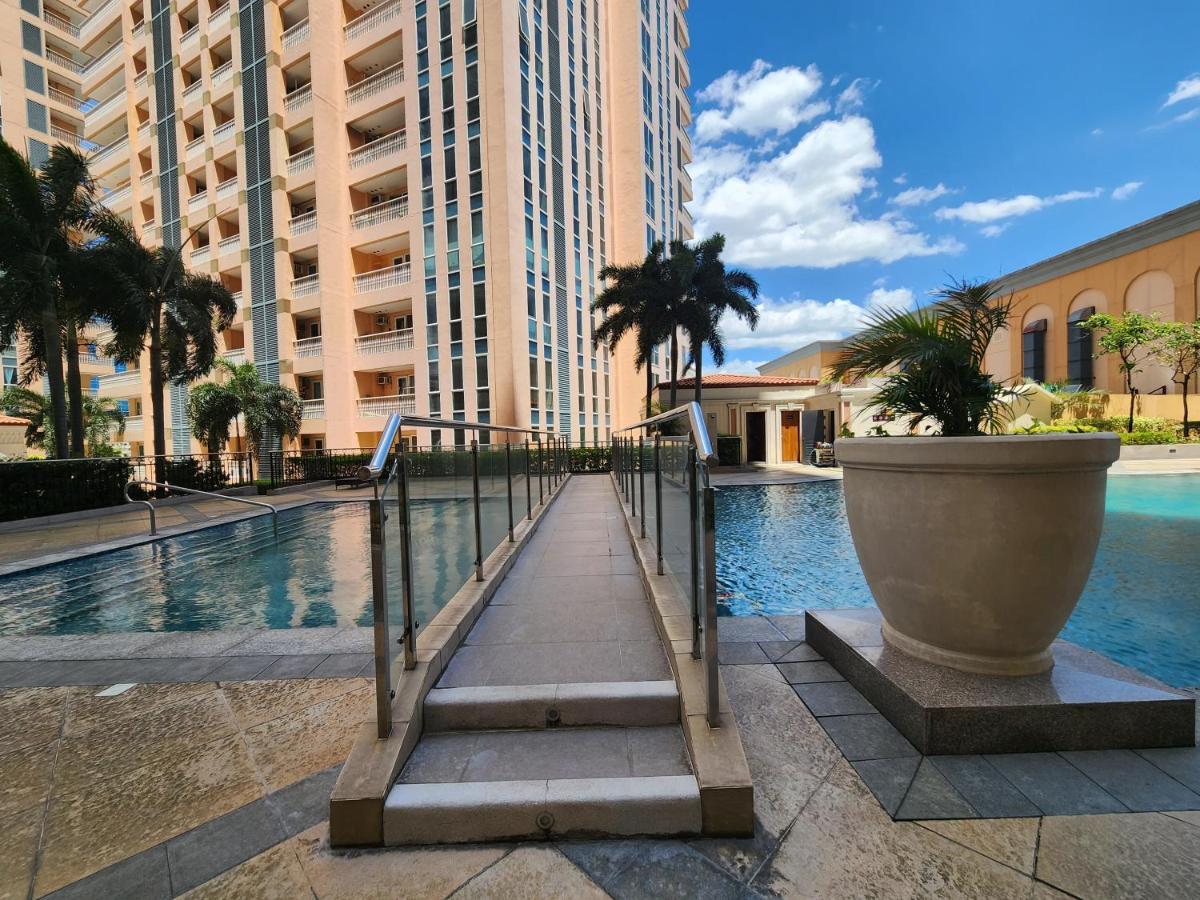 Spacious Cozy Suite At The Venice Mall With Free Parking And Washing Machine (Adults Only) Taguig Exteriér fotografie